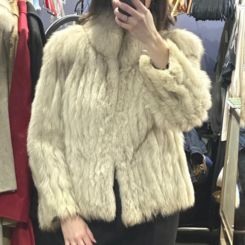 Saga Fox Arctic Fox Fur Jacket Silver Fox Coat Luxe Vintage Glam - Picture 3 of 8